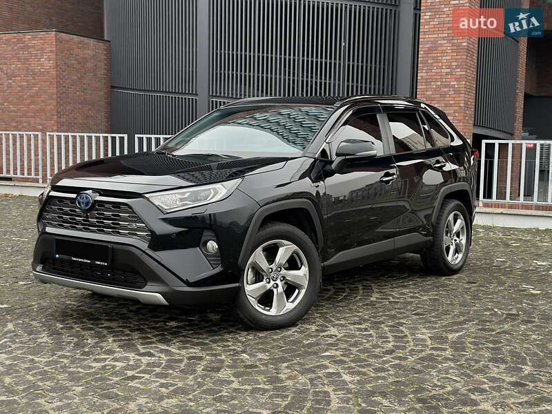 Внедорожник / Кроссовер Toyota RAV4 2021 в Днепре