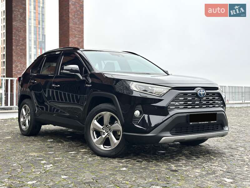 Внедорожник / Кроссовер Toyota RAV4 2021 в Днепре