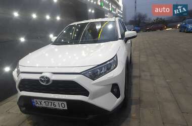 Позашляховик / Кросовер Toyota RAV4 2022 в Харкові