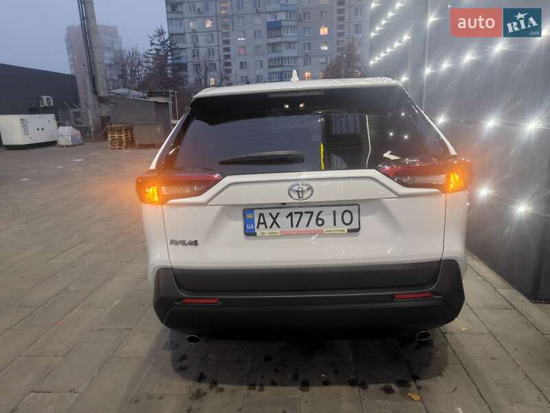 Внедорожник / Кроссовер Toyota RAV4 2022 в Харькове