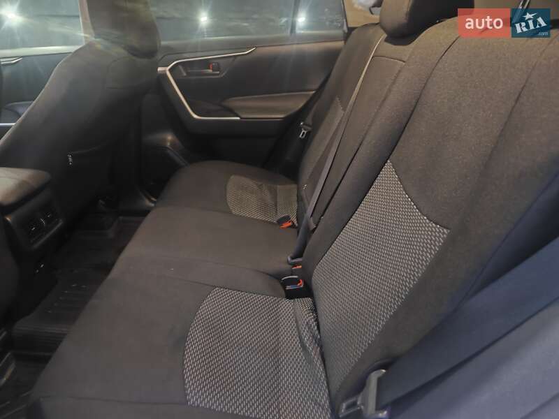 Внедорожник / Кроссовер Toyota RAV4 2022 в Харькове