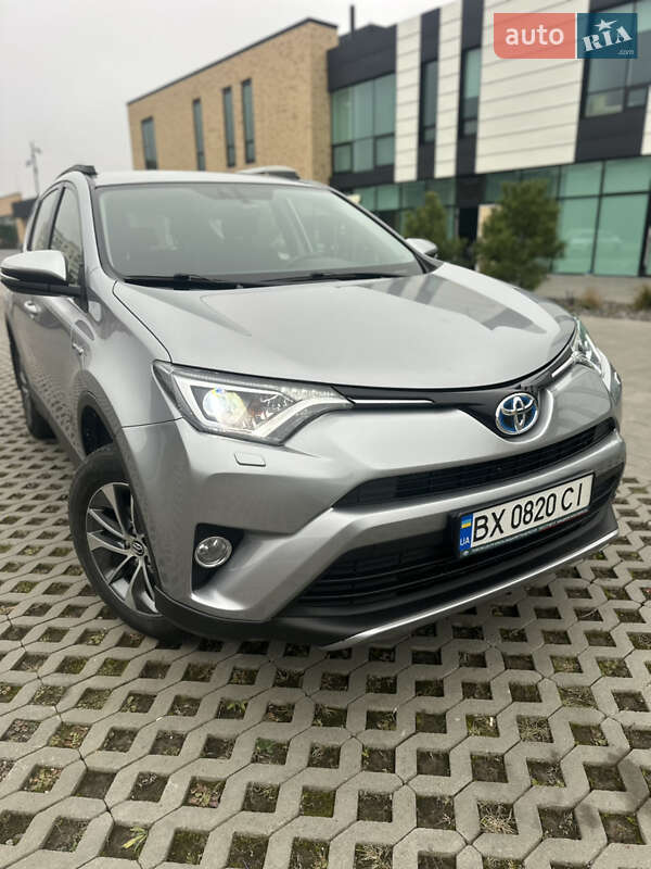 Внедорожник / Кроссовер Toyota RAV4 2018 в Хмельницком