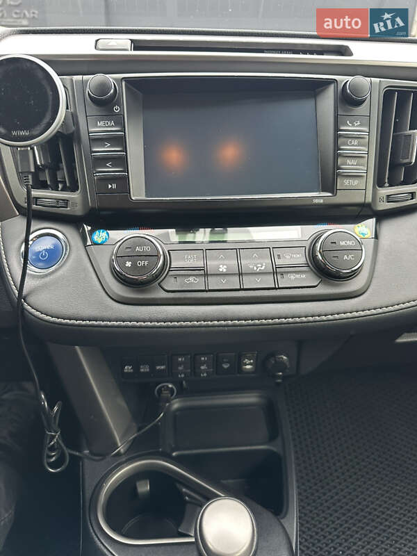 Внедорожник / Кроссовер Toyota RAV4 2018 в Хмельницком