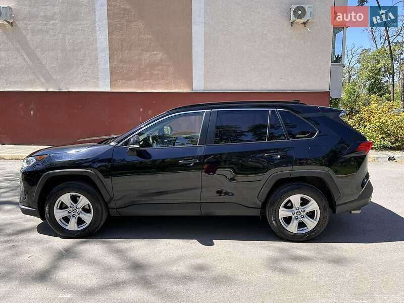 Позашляховик / Кросовер Toyota RAV4 2019 в Києві