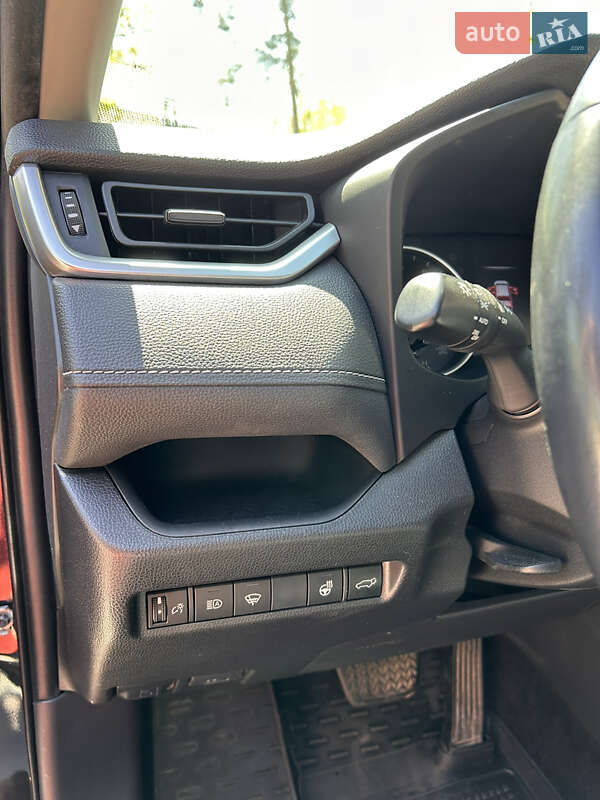 Позашляховик / Кросовер Toyota RAV4 2019 в Києві