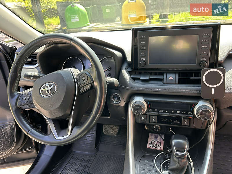 Позашляховик / Кросовер Toyota RAV4 2019 в Києві