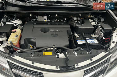 Позашляховик / Кросовер Toyota RAV4 2014 в Києві