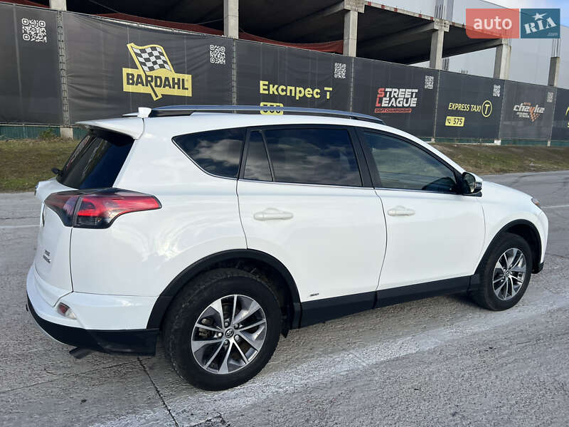 Внедорожник / Кроссовер Toyota RAV4 2018 в Киеве фото 4 Внедорожник / Кроссовер Toyota RAV4 2018 в Киеве