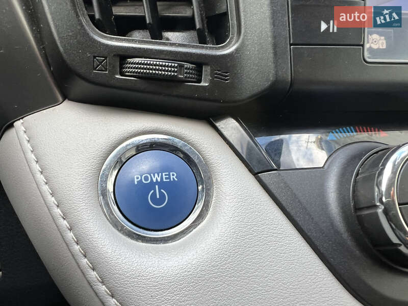 Внедорожник / Кроссовер Toyota RAV4 2018 в Киеве фото 30 Внедорожник / Кроссовер Toyota RAV4 2018 в Киеве