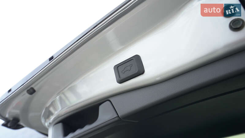 Позашляховик / Кросовер Toyota RAV4 2024 в Львові