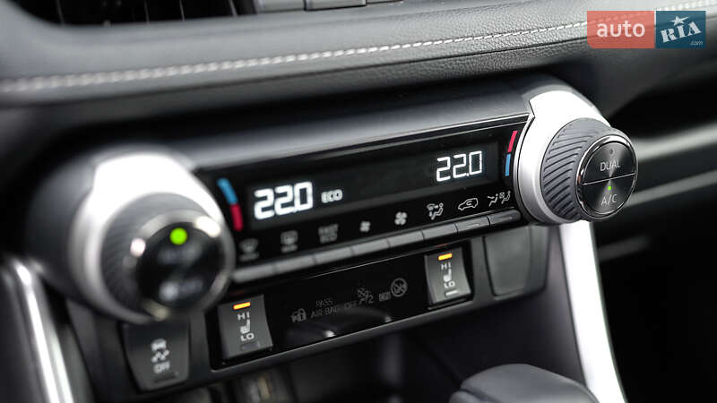 Позашляховик / Кросовер Toyota RAV4 2024 в Львові