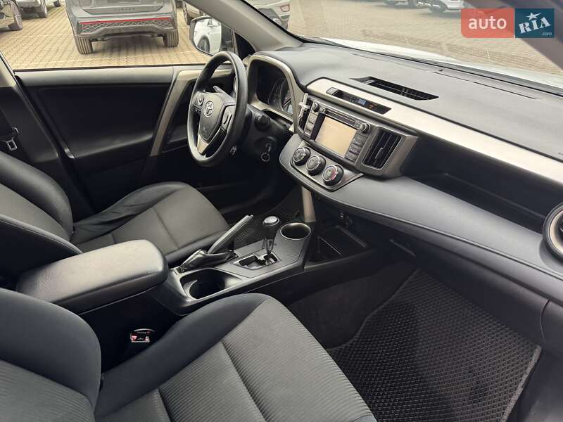 Внедорожник / Кроссовер Toyota RAV4 2015 в Черновцах фото 26 Внедорожник / Кроссовер Toyota RAV4 2015 в Черновцах