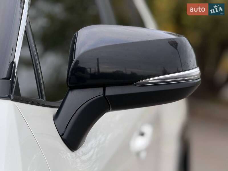 Позашляховик / Кросовер Toyota RAV4 2019 в Кривому Розі