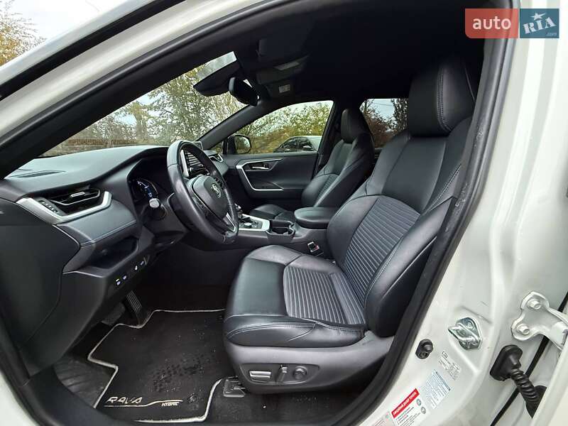 Позашляховик / Кросовер Toyota RAV4 2019 в Кривому Розі