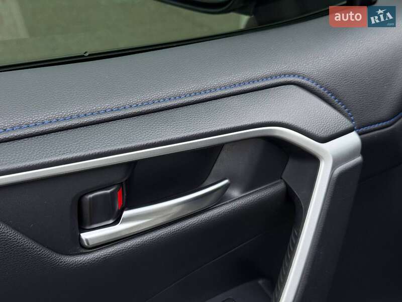 Позашляховик / Кросовер Toyota RAV4 2019 в Кривому Розі