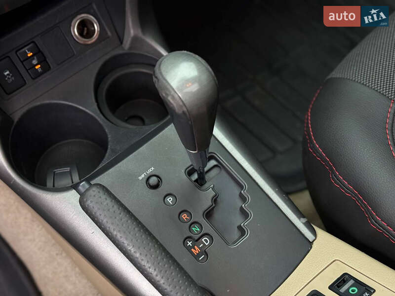 Позашляховик / Кросовер Toyota RAV4 2012 в Дніпрі