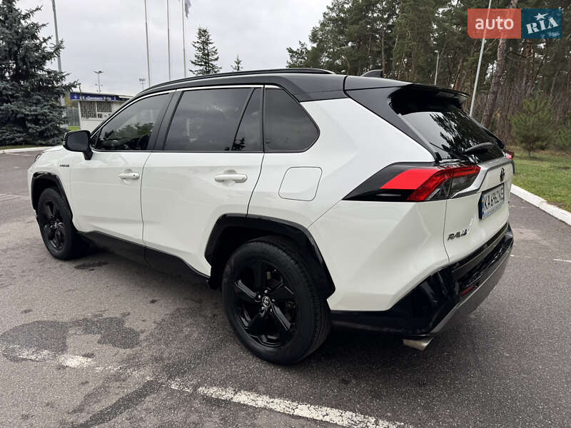 Внедорожник / Кроссовер Toyota RAV4 2018 в Киеве фото 11 Внедорожник / Кроссовер Toyota RAV4 2018 в Киеве