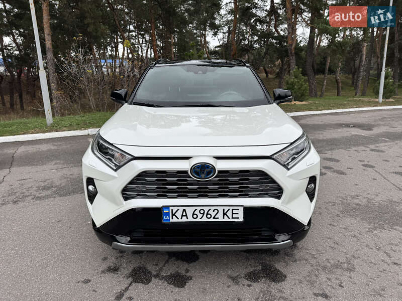 Внедорожник / Кроссовер Toyota RAV4 2018 в Киеве фото 24 Внедорожник / Кроссовер Toyota RAV4 2018 в Киеве