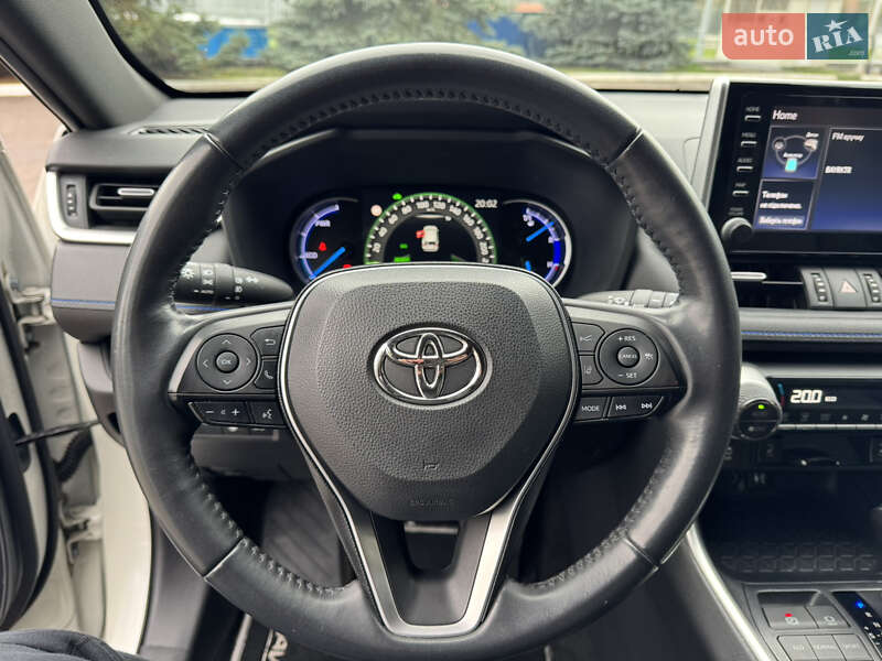 Внедорожник / Кроссовер Toyota RAV4 2018 в Киеве фото 40 Внедорожник / Кроссовер Toyota RAV4 2018 в Киеве