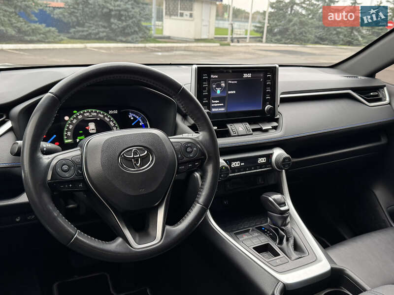 Внедорожник / Кроссовер Toyota RAV4 2018 в Киеве фото 45 Внедорожник / Кроссовер Toyota RAV4 2018 в Киеве