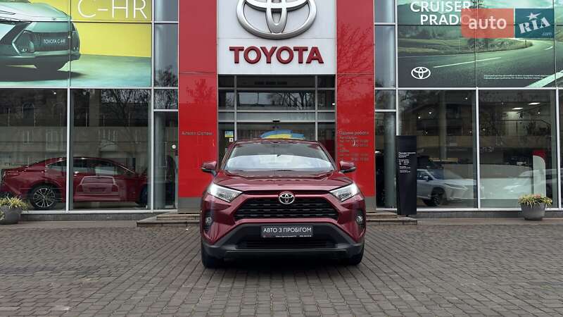 Внедорожник / Кроссовер Toyota RAV4 2019 в Кривом Роге
