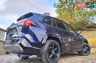Позашляховик / Кросовер Toyota RAV4 2022 в Рівному