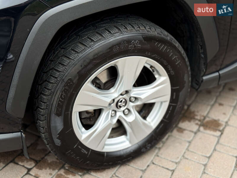 Внедорожник / Кроссовер Toyota RAV4 2019 в Киеве фото 19 Внедорожник / Кроссовер Toyota RAV4 2019 в Киеве