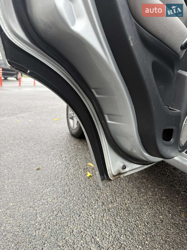 Внедорожник / Кроссовер Toyota RAV4 2005 в Харькове