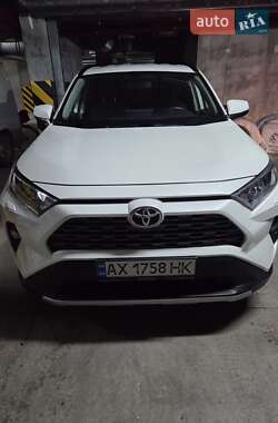 Позашляховик / Кросовер Toyota RAV4 2019 в Харкові