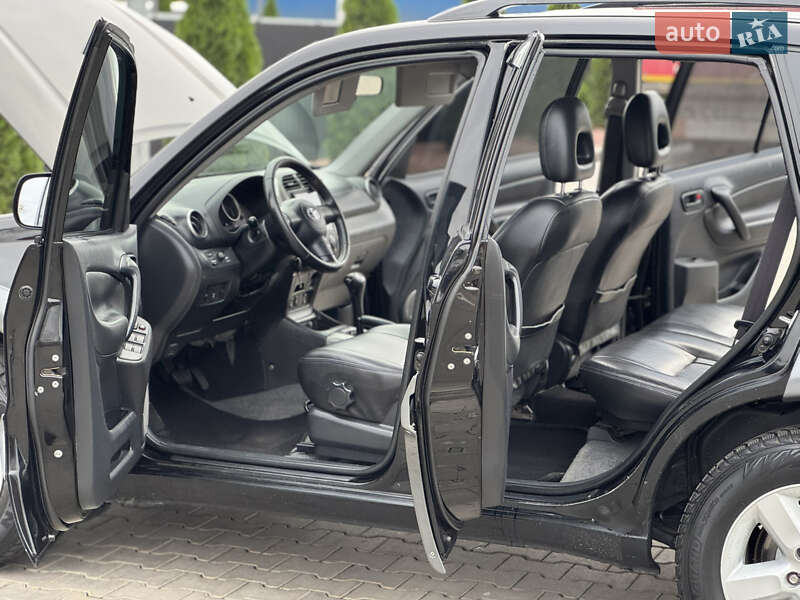 Внедорожник / Кроссовер Toyota RAV4 2004 в Одессе