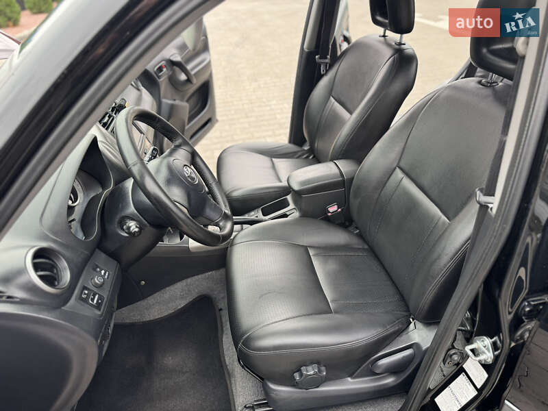 Внедорожник / Кроссовер Toyota RAV4 2004 в Одессе