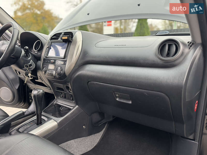 Внедорожник / Кроссовер Toyota RAV4 2004 в Одессе