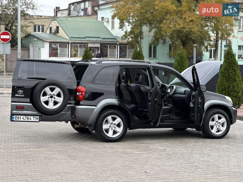 Внедорожник / Кроссовер Toyota RAV4 2004 в Одессе