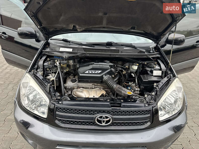 Внедорожник / Кроссовер Toyota RAV4 2004 в Одессе