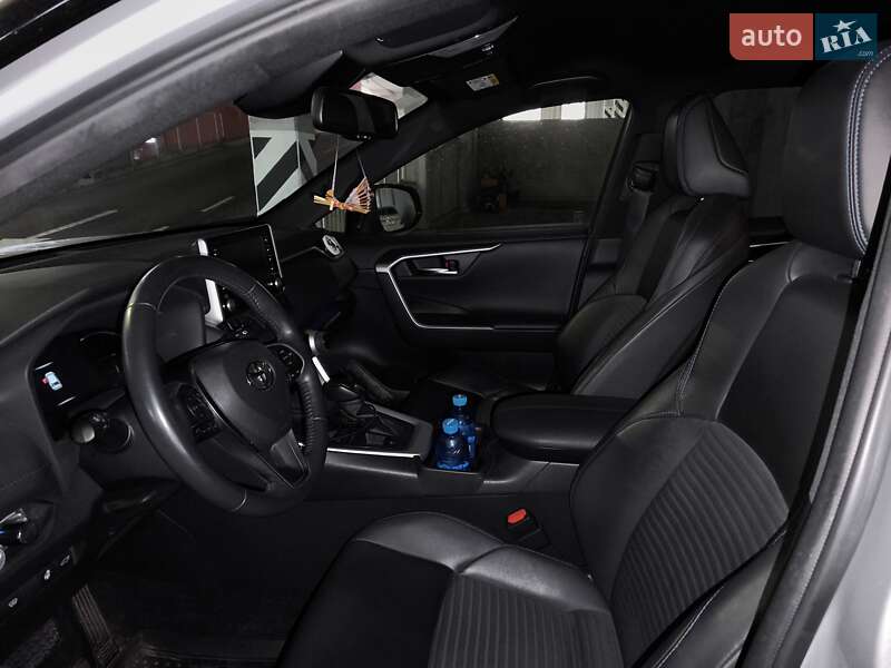 Внедорожник / Кроссовер Toyota RAV4 2019 в Киеве фото 17 Внедорожник / Кроссовер Toyota RAV4 2019 в Киеве