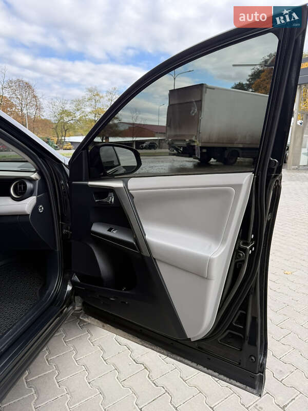 Позашляховик / Кросовер Toyota RAV4 2013 в Тернополі фото 29 Позашляховик / Кросовер Toyota RAV4 2013 в Тернополі