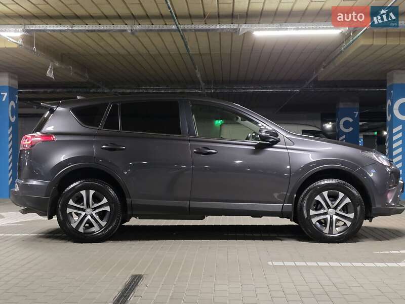 Внедорожник / Кроссовер Toyota RAV4 2016 в Киеве фото 10 Внедорожник / Кроссовер Toyota RAV4 2016 в Киеве