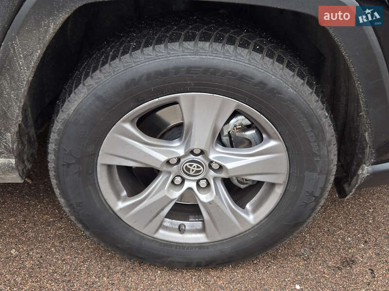 Позашляховик / Кросовер Toyota RAV4 2023 в Києві фото 16 Позашляховик / Кросовер Toyota RAV4 2023 в Києві