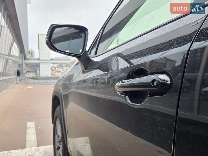 Позашляховик / Кросовер Toyota RAV4 2023 в Києві фото 27 Позашляховик / Кросовер Toyota RAV4 2023 в Києві