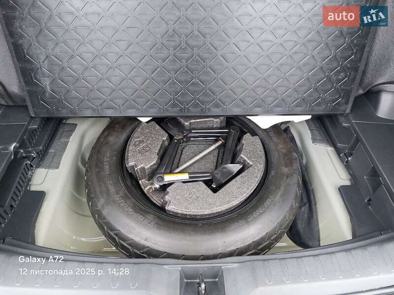 Внедорожник / Кроссовер Toyota RAV4 2023 в Киеве фото 29 Внедорожник / Кроссовер Toyota RAV4 2023 в Киеве