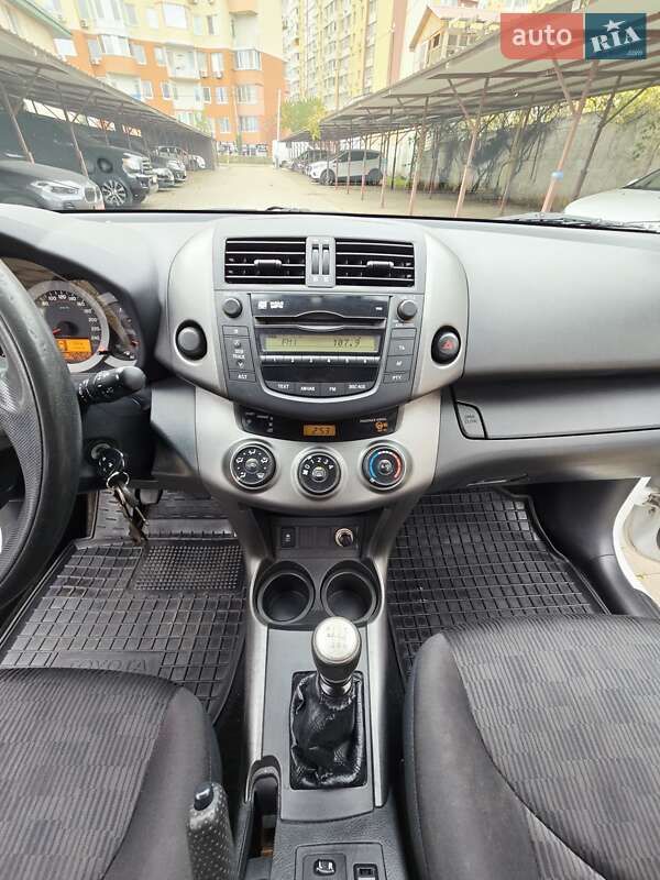 Внедорожник / Кроссовер Toyota RAV4 2010 в Одессе фото 4 Внедорожник / Кроссовер Toyota RAV4 2010 в Одессе