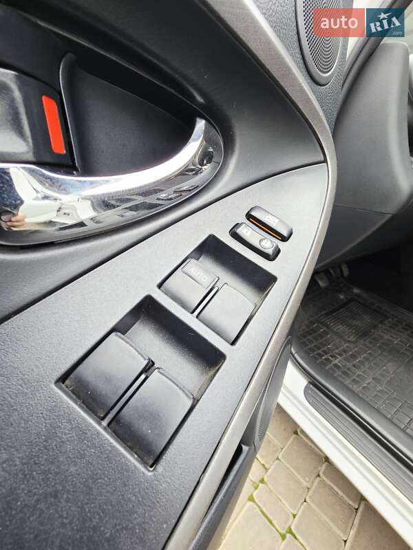 Внедорожник / Кроссовер Toyota RAV4 2010 в Одессе фото 27 Внедорожник / Кроссовер Toyota RAV4 2010 в Одессе