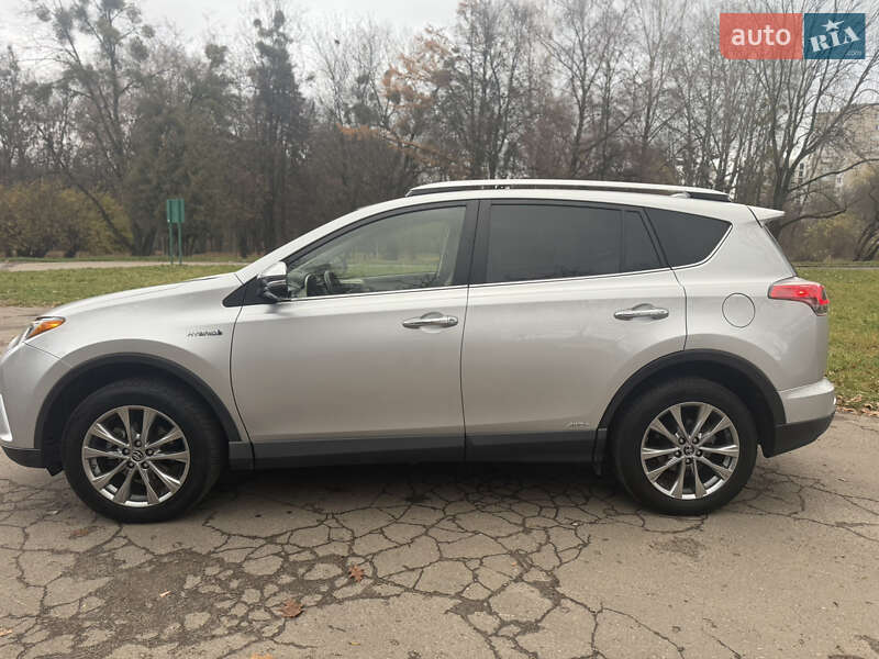 Внедорожник / Кроссовер Toyota RAV4 2016 в Львове