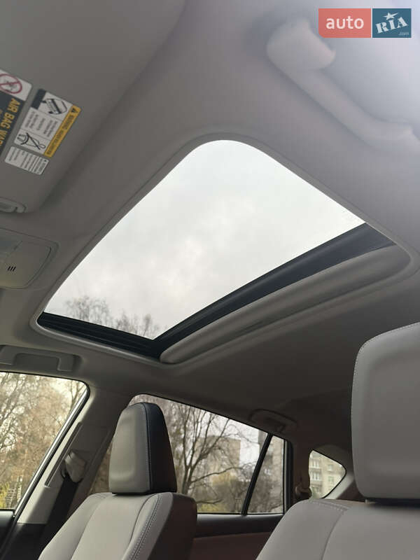 Внедорожник / Кроссовер Toyota RAV4 2016 в Львове