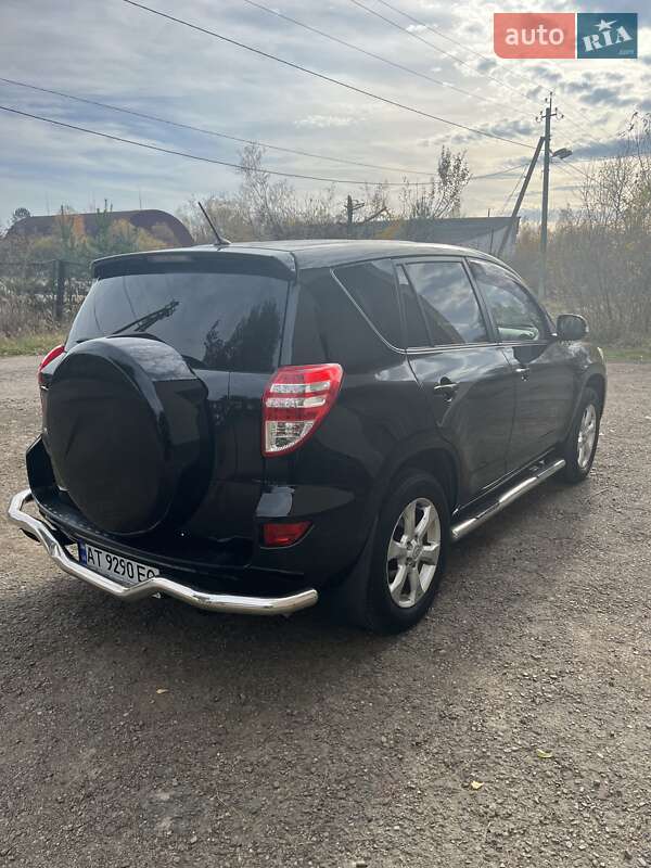 Внедорожник / Кроссовер Toyota RAV4 2011 в Богородчанах