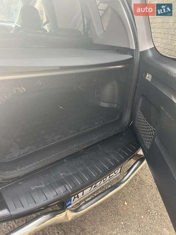 Внедорожник / Кроссовер Toyota RAV4 2011 в Богородчанах