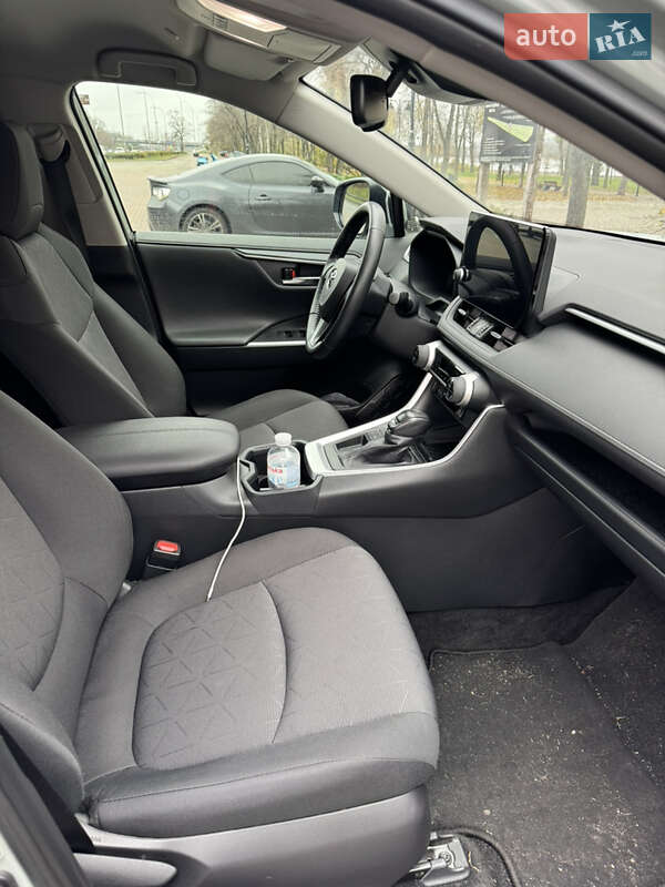 Внедорожник / Кроссовер Toyota RAV4 2023 в Киеве