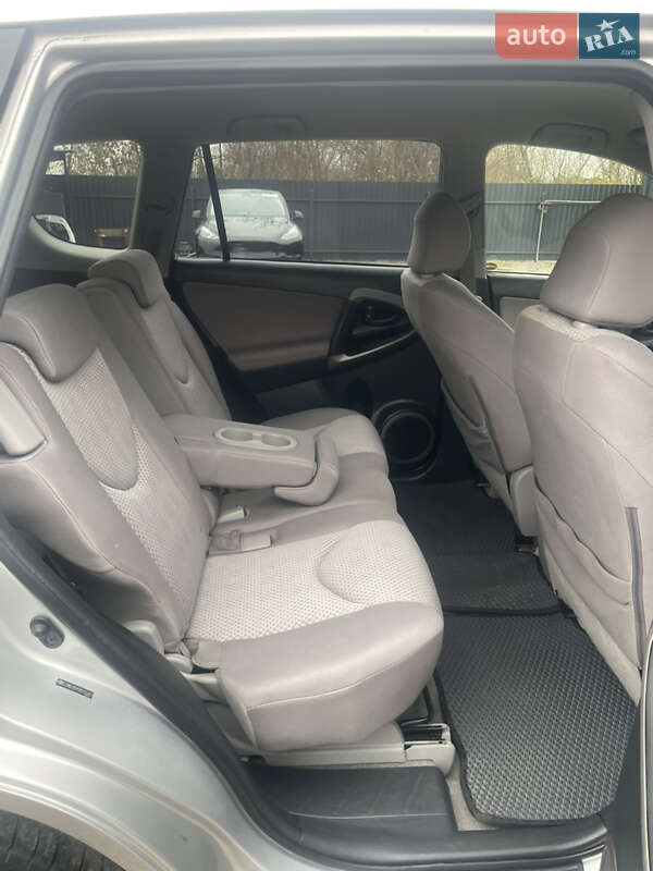 Внедорожник / Кроссовер Toyota RAV4 2008 в Коростене