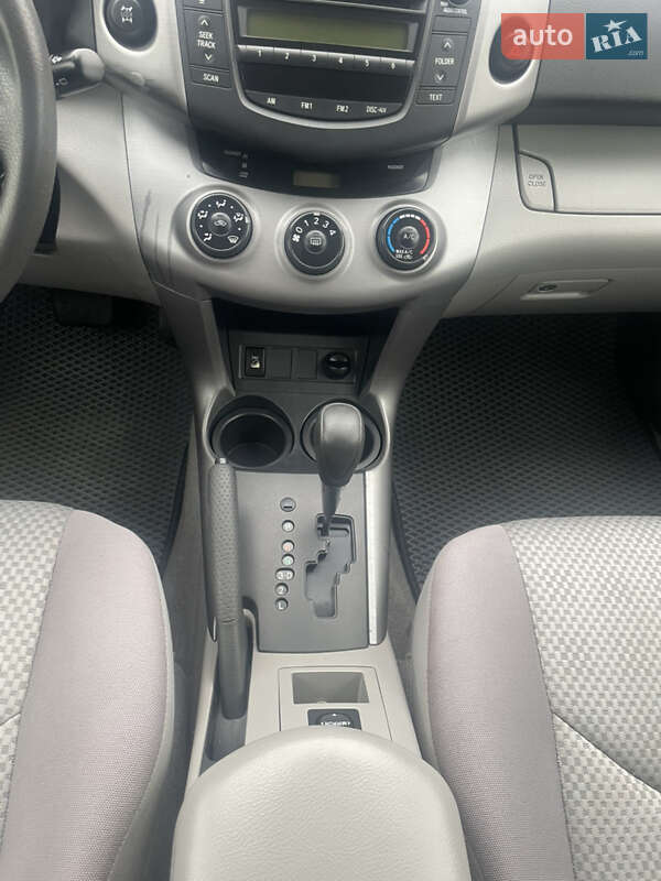 Внедорожник / Кроссовер Toyota RAV4 2008 в Коростене