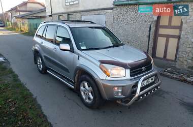 Внедорожник / Кроссовер Toyota RAV4 2001 в Стрые